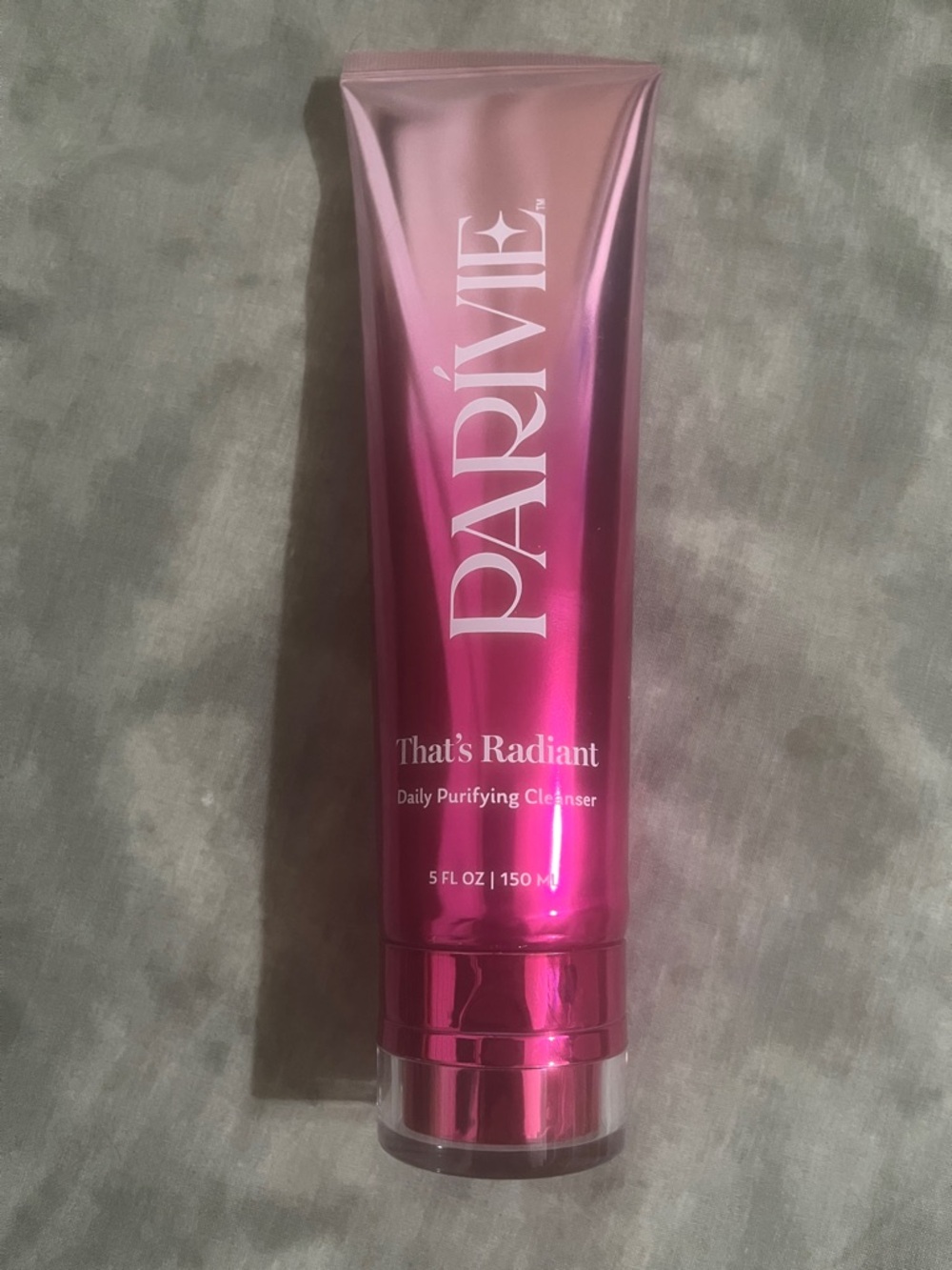 Parivie Paris Hilton NEW Radiant Daily Purifying Clean ser Skincare 5FL OZ 150ML - Picture 5 of 8